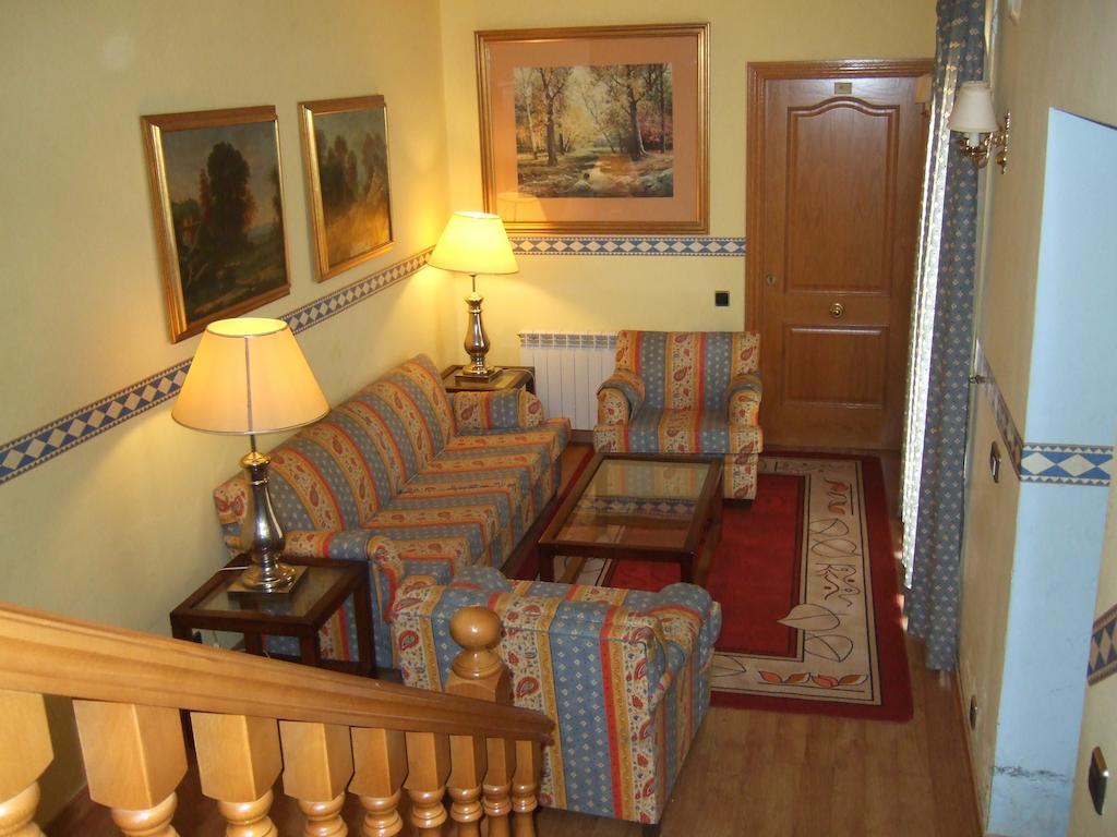 Hotel Las Acacias Ел Грао Екстериор снимка